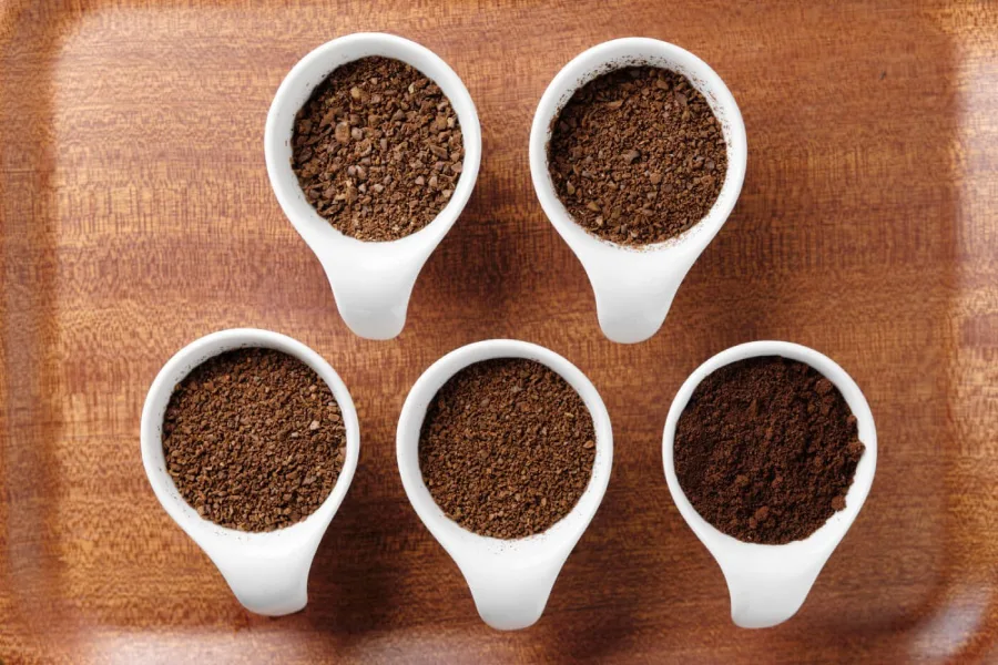 Grinding coffee beans with different sizes