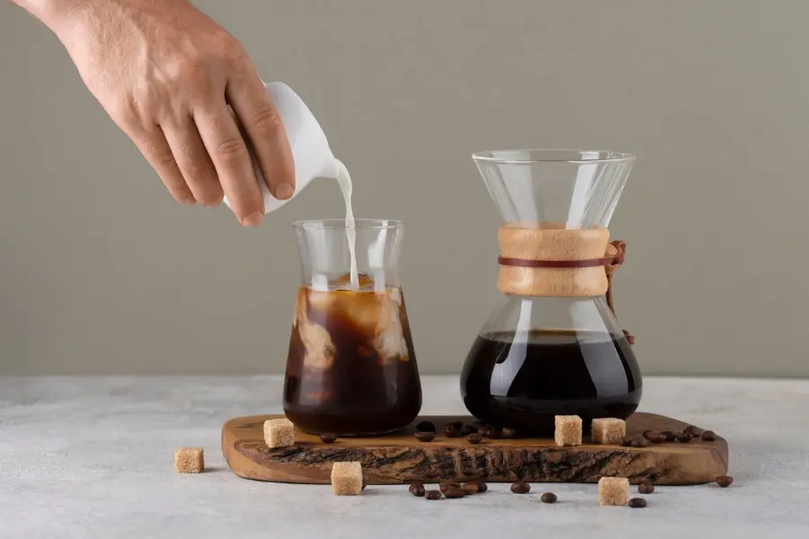 Method of brewing iced macchiato and iced latte